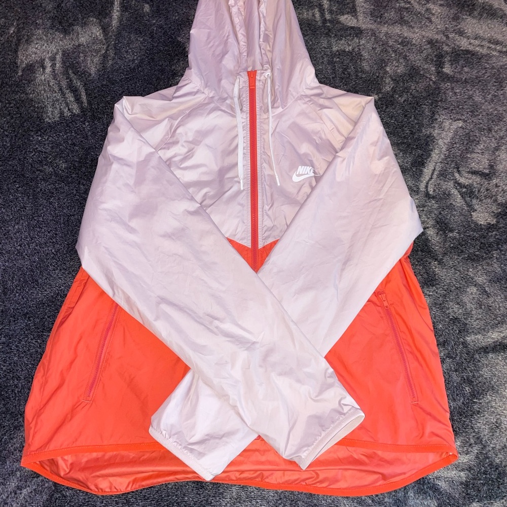 nike windrunner